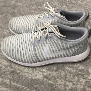 Women’s Nike Roshe 7.5